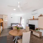 My Dalmatia - Blagdan With Private Parking *