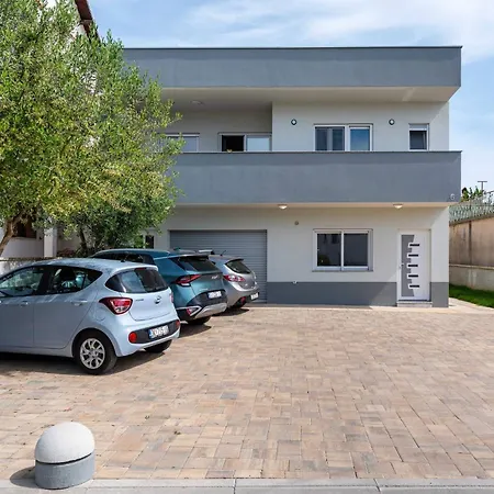 My Dalmatia - Blagdan With Private Parking Zadar