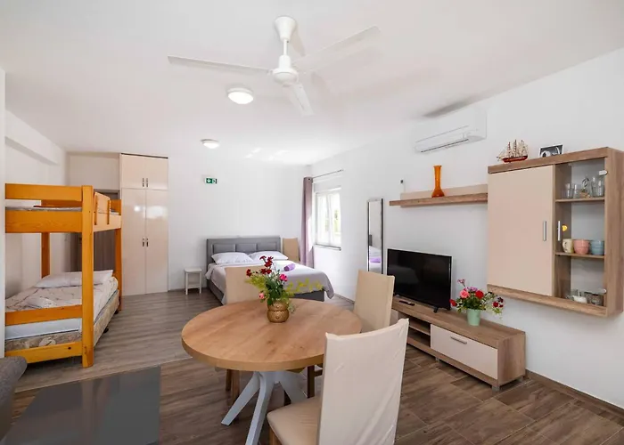 My Dalmatia - Blagdan With Private Parking *