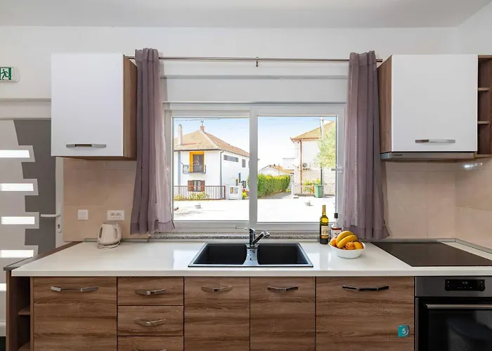 My Dalmatia - Blagdan With Private Parking Apartment *