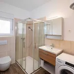 My Dalmatia - Blagdan With Private Parking Apartment Zadar