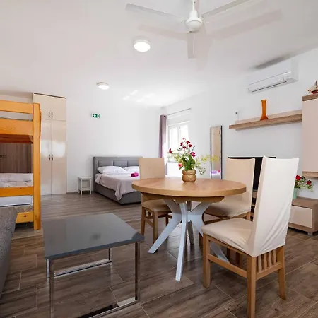 아파트 My Dalmatia - Blagdan With Private Parking 자다르