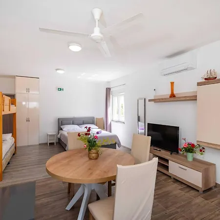 My Dalmatia - Blagdan With Private Parking *