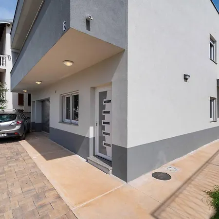My Dalmatia - Blagdan With Private Parking Apartmán *