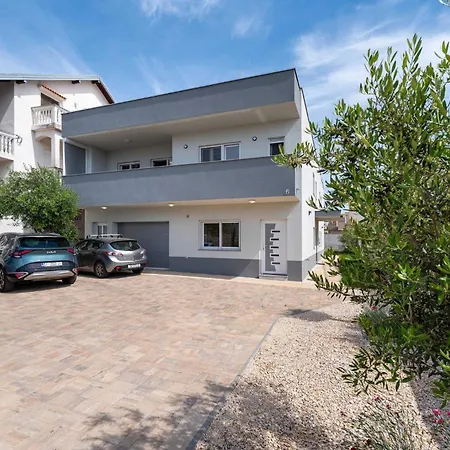 Apartmán My Dalmatia - Blagdan With Private Parking